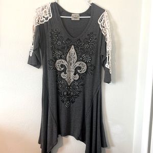 Women’s Vocal V-Neck Shirt